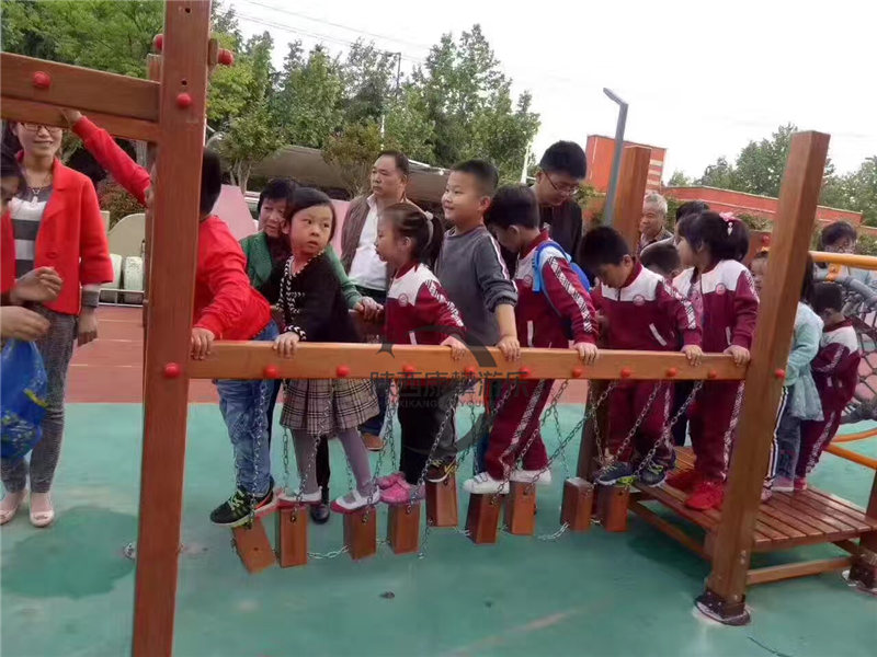 幼兒園戶外木質兒童體能訓練