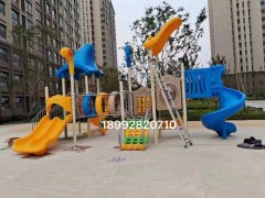 江蘇南京戶(hù)外大型塑料滑梯案例