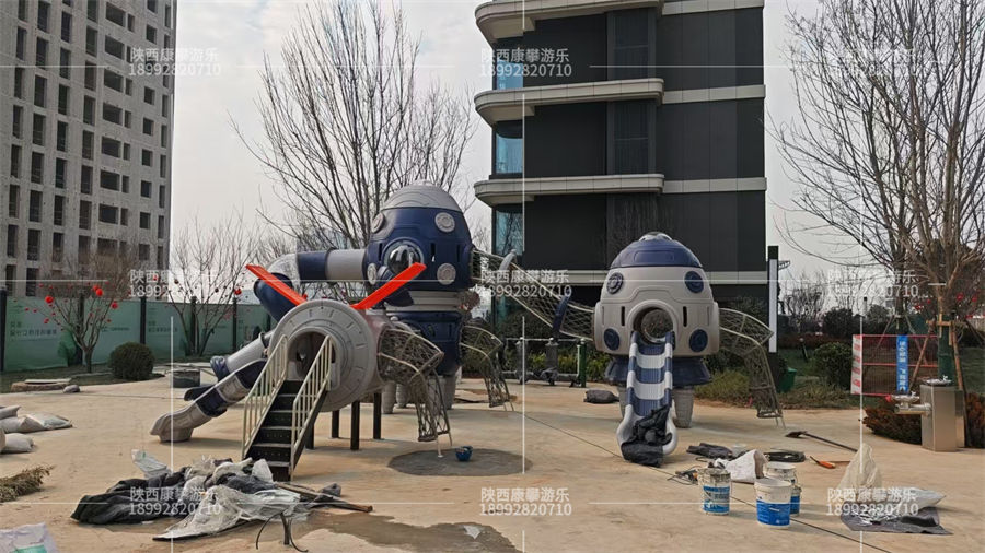 西安涇河新城滑梯游樂設(shè)施