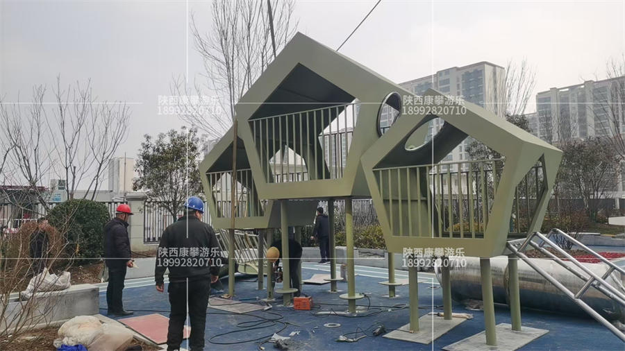 長頸鹿滑梯
