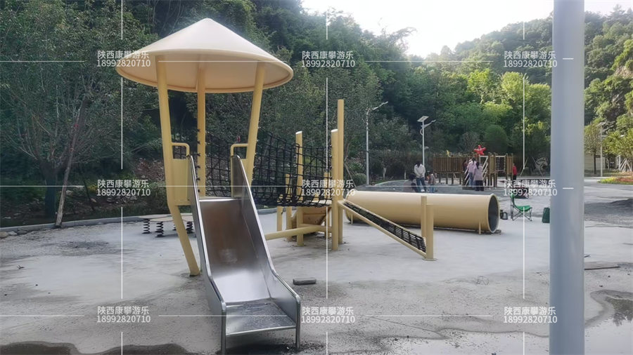 定制造型滑梯
